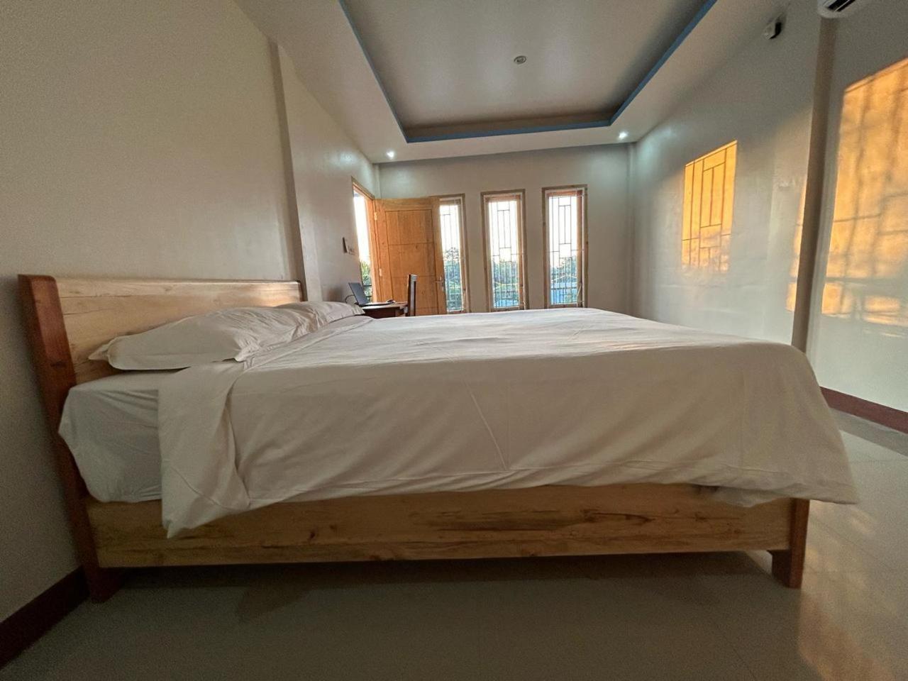 Four-G Home Stay & Komodo Tour Labuan Bajo Exterior photo