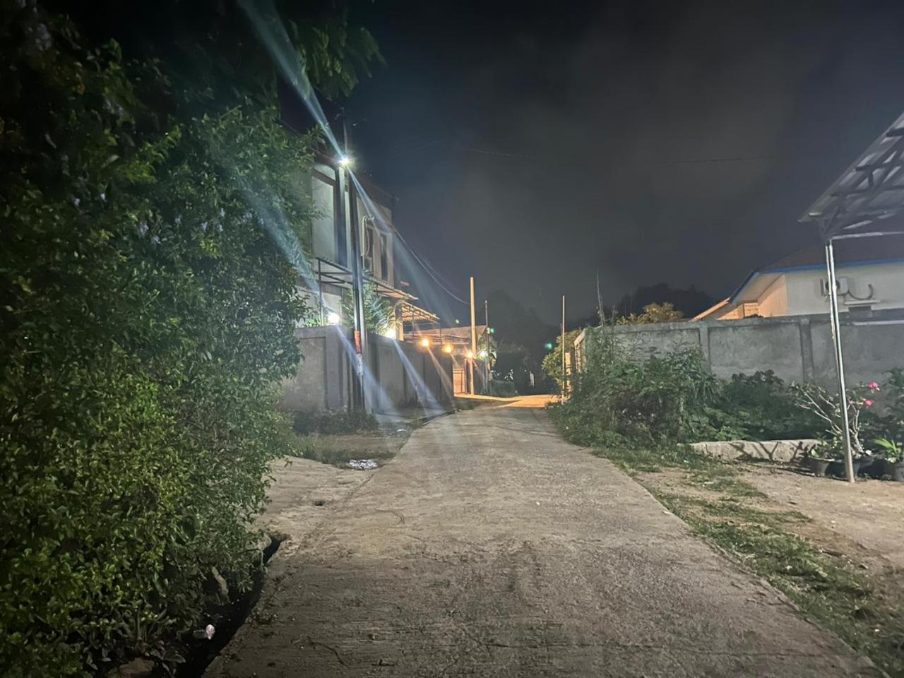Four-G Home Stay & Komodo Tour Labuan Bajo Exterior photo